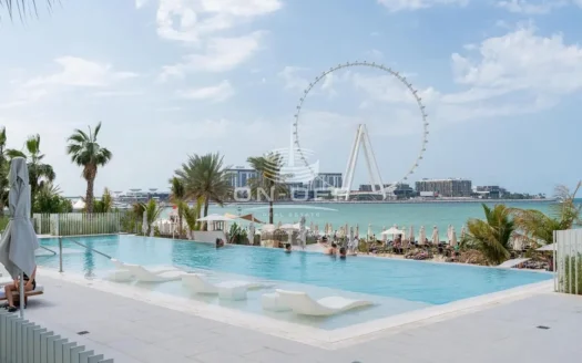 Prime Location / Luxury Living / Beach Access