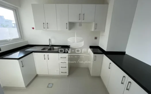 Corner Unit Luxury Living Ready To Move In